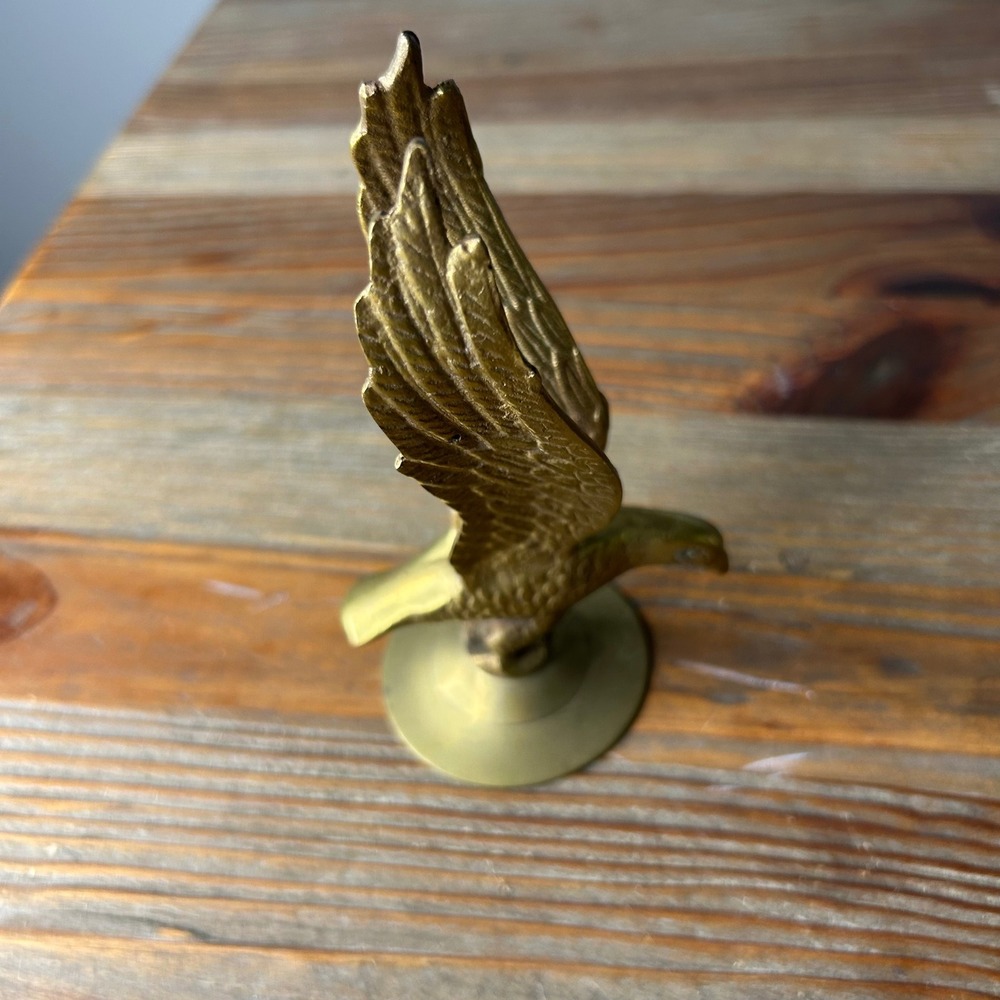 Vintage Brass Eagle Figurine‎ Statue Made In Taiwan Gold Bird Sculpture Decor - Picture 3 of 9